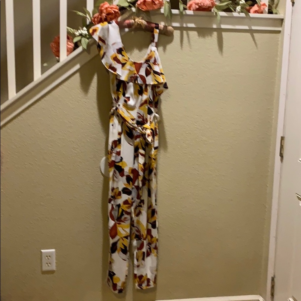 XS Jennifer Lopez Sleeveless Pantsuit